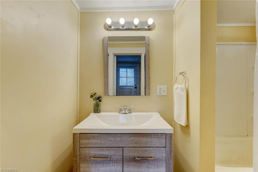 1411 Ridge Avenue Eden, NC 27288 - Photo 27 of 33 Gallery Image 27