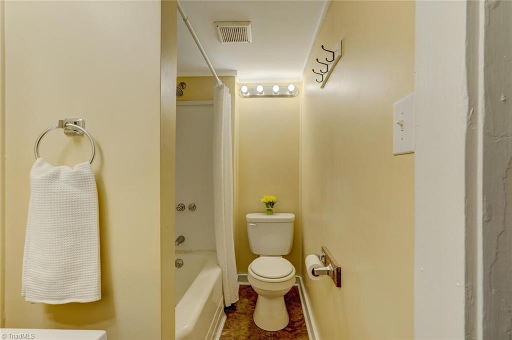 1411 Ridge Avenue Eden, NC 27288 - Photo 28 of 33 Gallery Image 28