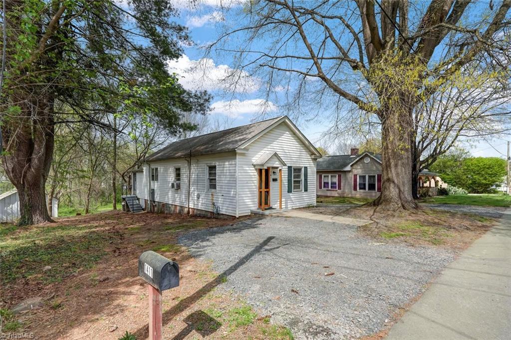 1411 Ridge Avenue Eden, NC 27288 - Photo 5 of 33 Gallery Image 5