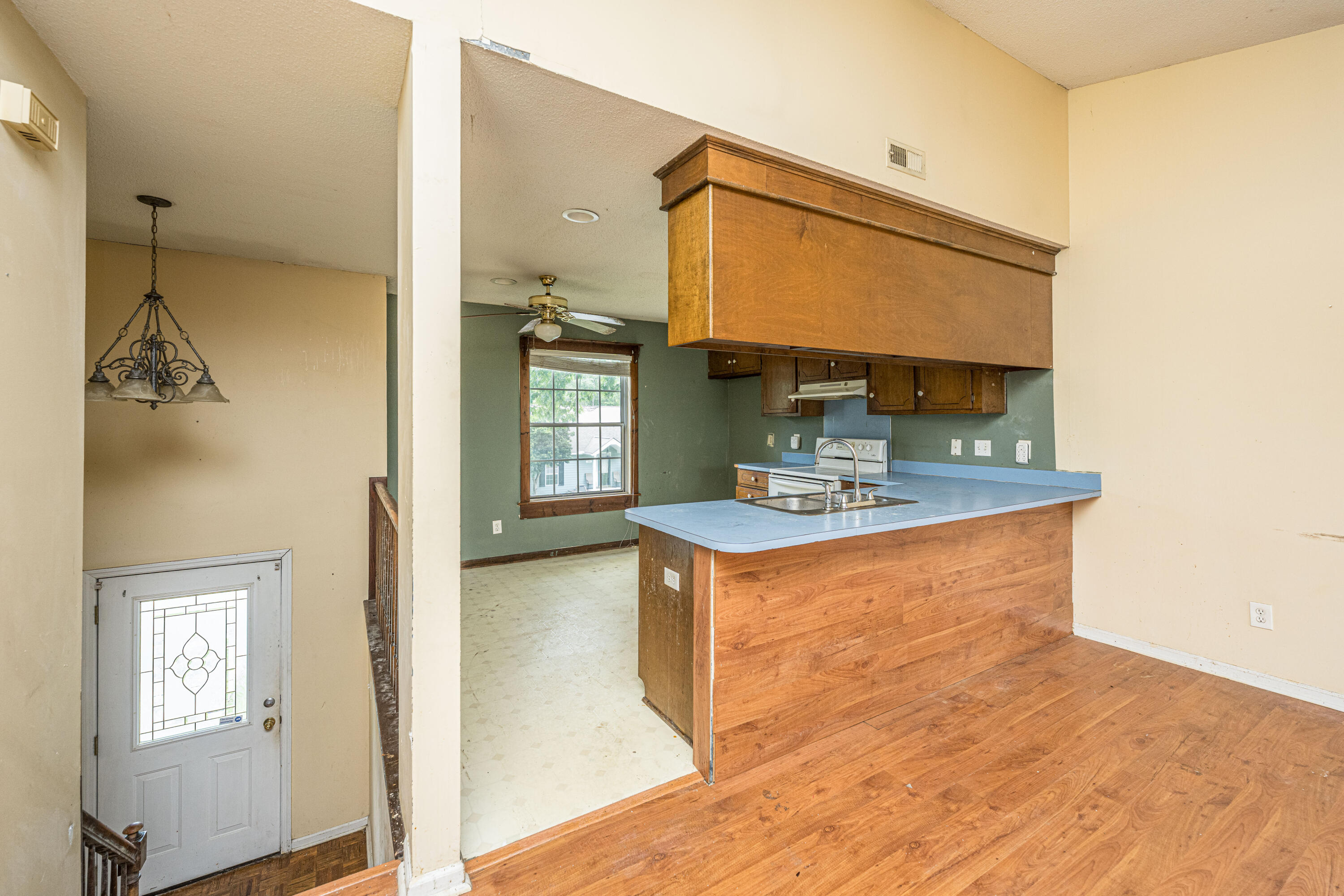119 Hummingbird Avenue Ladson, SC 29456 - Photo 4 of 32