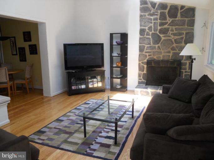 7117 Devonshire Road Alexandria, VA 22307 - Photo 6 of 21 Family Room