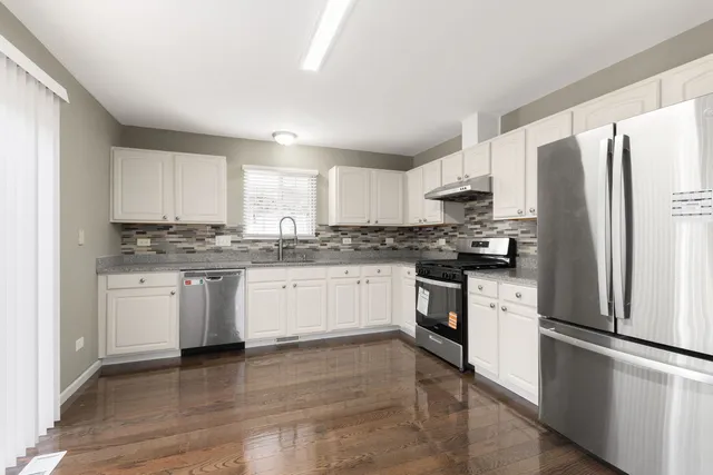 $310,000 | 1308 Dahlgren Lane, Minooka, IL 60447