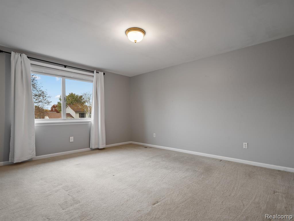 305 Torrent Court Rochester Hills, MI 48307 - Photo 23 of 36