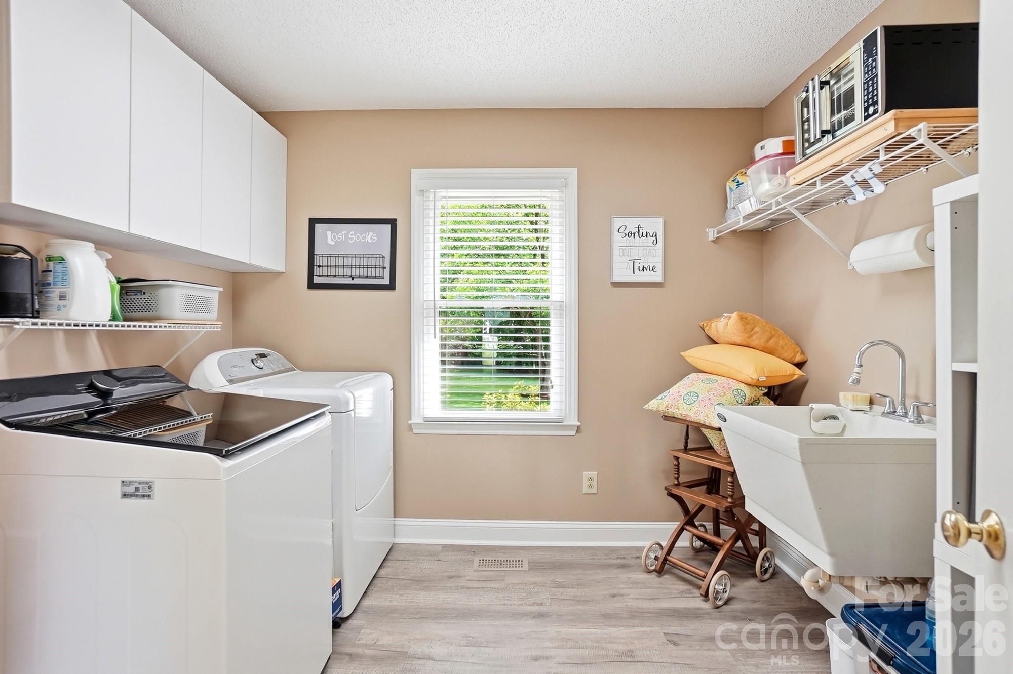4017 Mullis Newsome Road Monroe, NC 28110 - Photo 21 of 38 a workspace with furniture and window