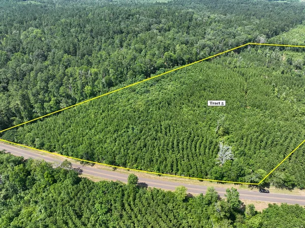 $122,661 | 5 Interstate 35, Natalia, TX 78059