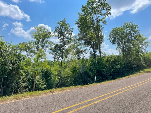 $122,661 | 5 Interstate 35, Natalia, TX 78059