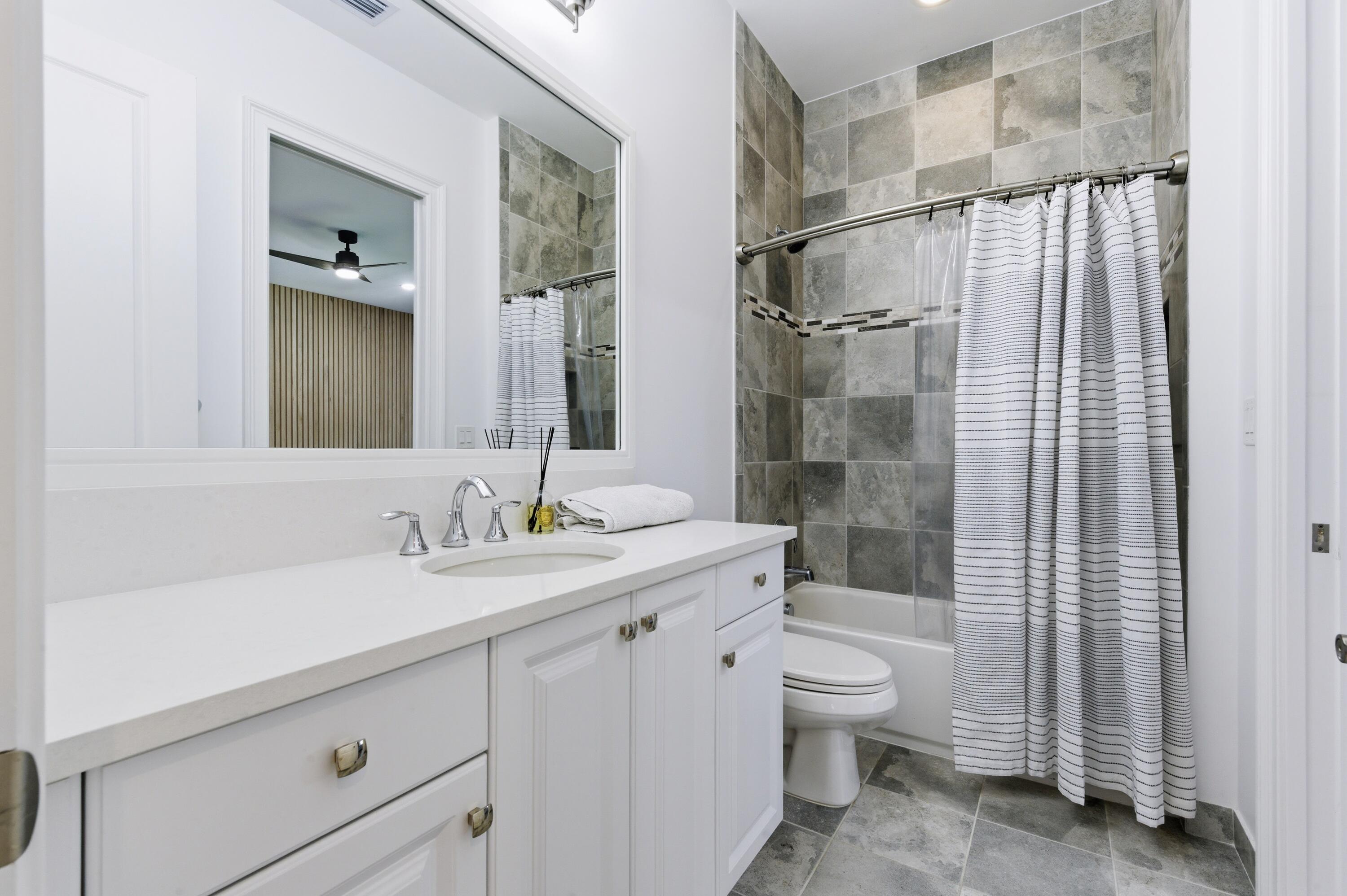 11823 Windy Forest Way Boca Raton, FL 33498 - Photo 47 of 75 11823_Windy_Forest_Way_Boca_Raton_797-en
