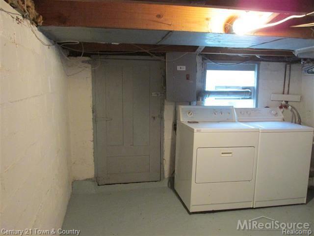 1731 East Gunn Road Rochester, MI 48306 - Photo 10 of 13 10.jpg