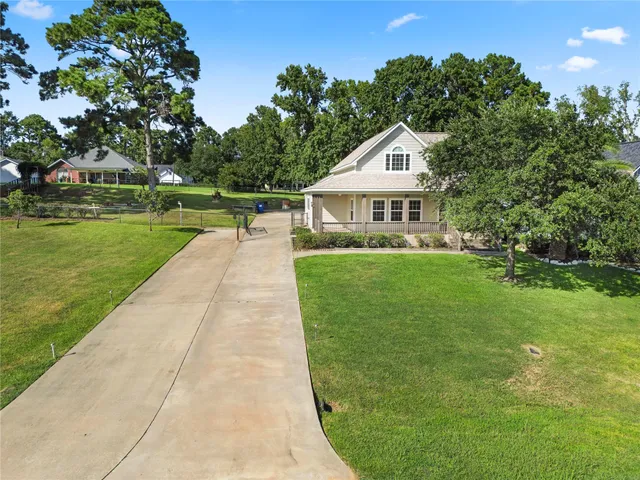$410,000 | 361 Bridgelanding, Onalaska, TX 77360
