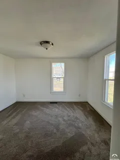 $130,000 | 302 North Iowa Street, Highland, KS 66035