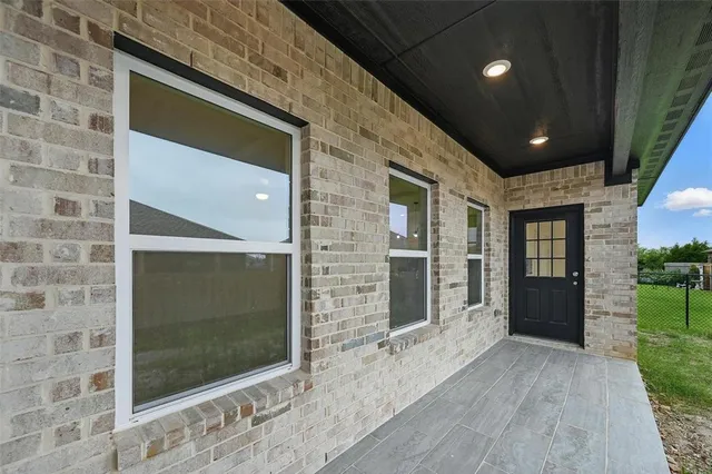 $315,000 | 306 Day Drive, Mabank, TX 75156