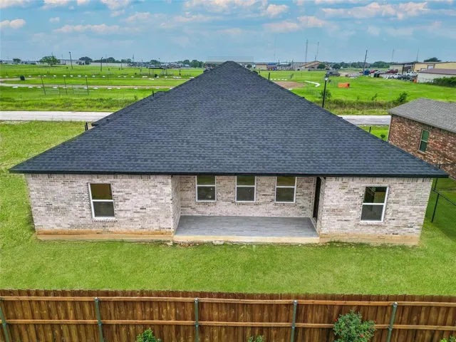 $315,000 | 306 Day Drive, Mabank, TX 75156