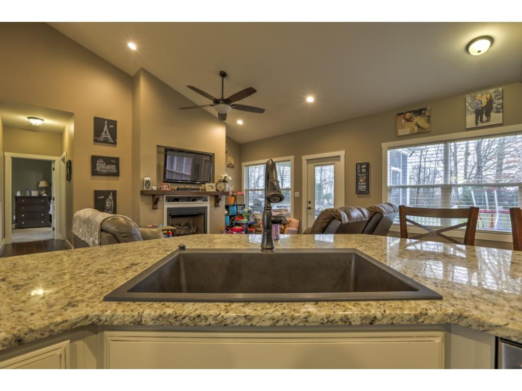 304 Saddle Ridge Court Greeneville, TN 37745 - Photo 11 of 36 Photo 11