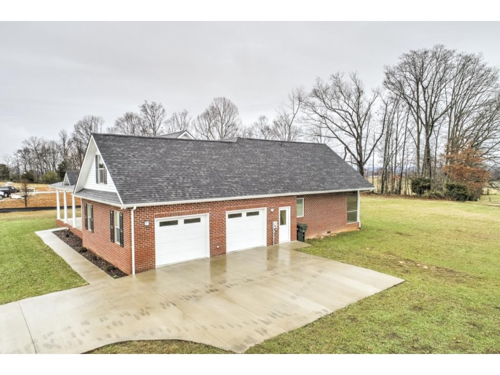 304 Saddle Ridge Court Greeneville, TN 37745 - Photo 4 of 36 Photo 4