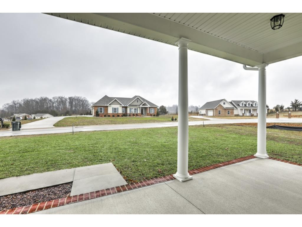 304 Saddle Ridge Court Greeneville, TN 37745 - Photo 6 of 36 Photo 6