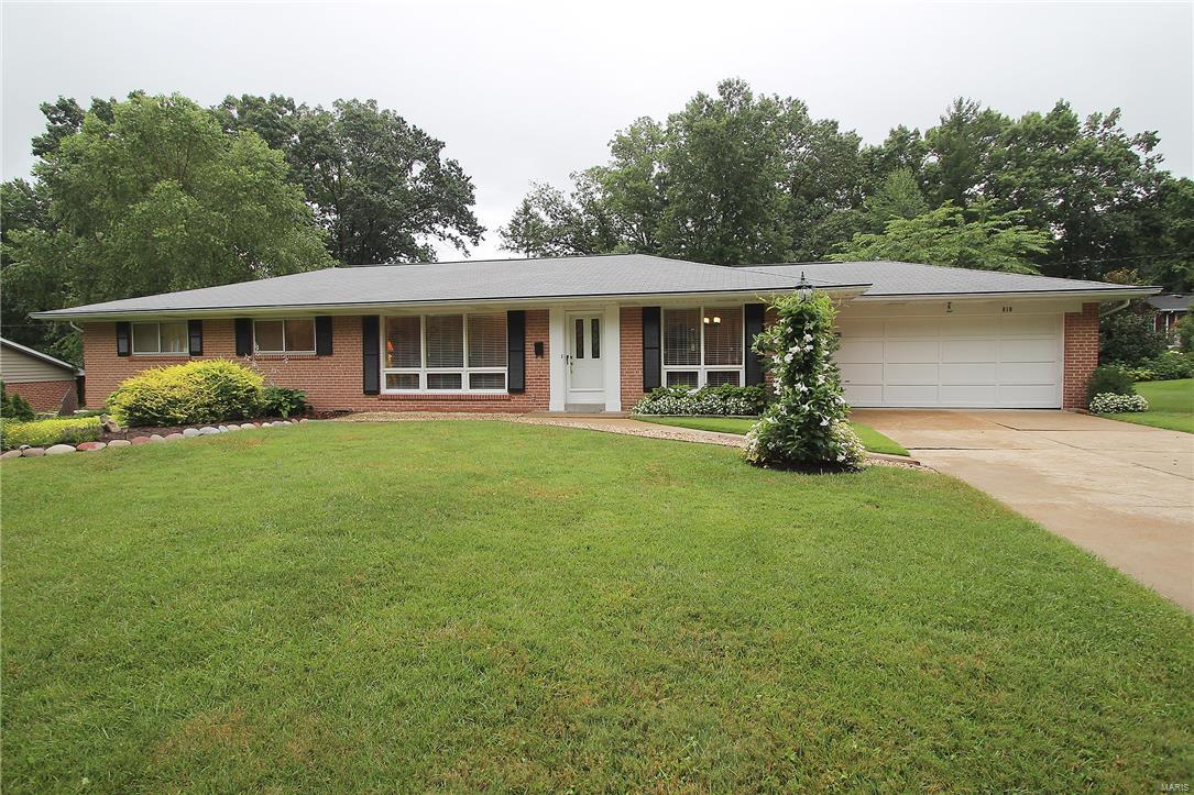 810 Rolfe Drive St. Louis, MO 63122 - Photo 1 of 41 Gallery Image 1