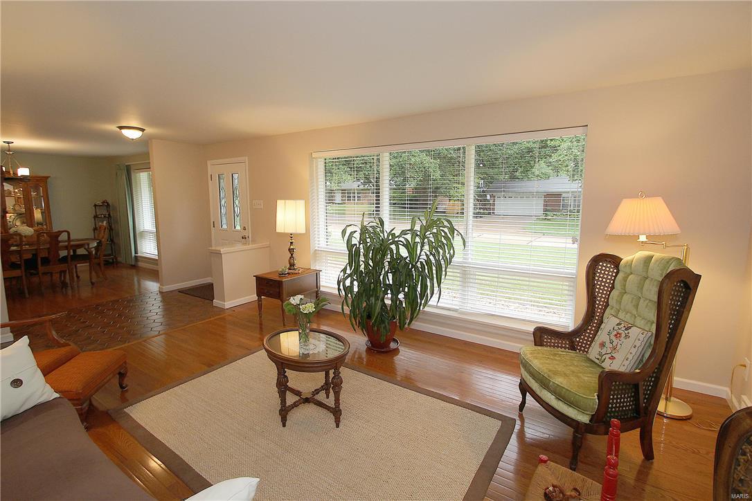 810 Rolfe Drive St. Louis, MO 63122 - Photo 13 of 41 Gallery Image 13