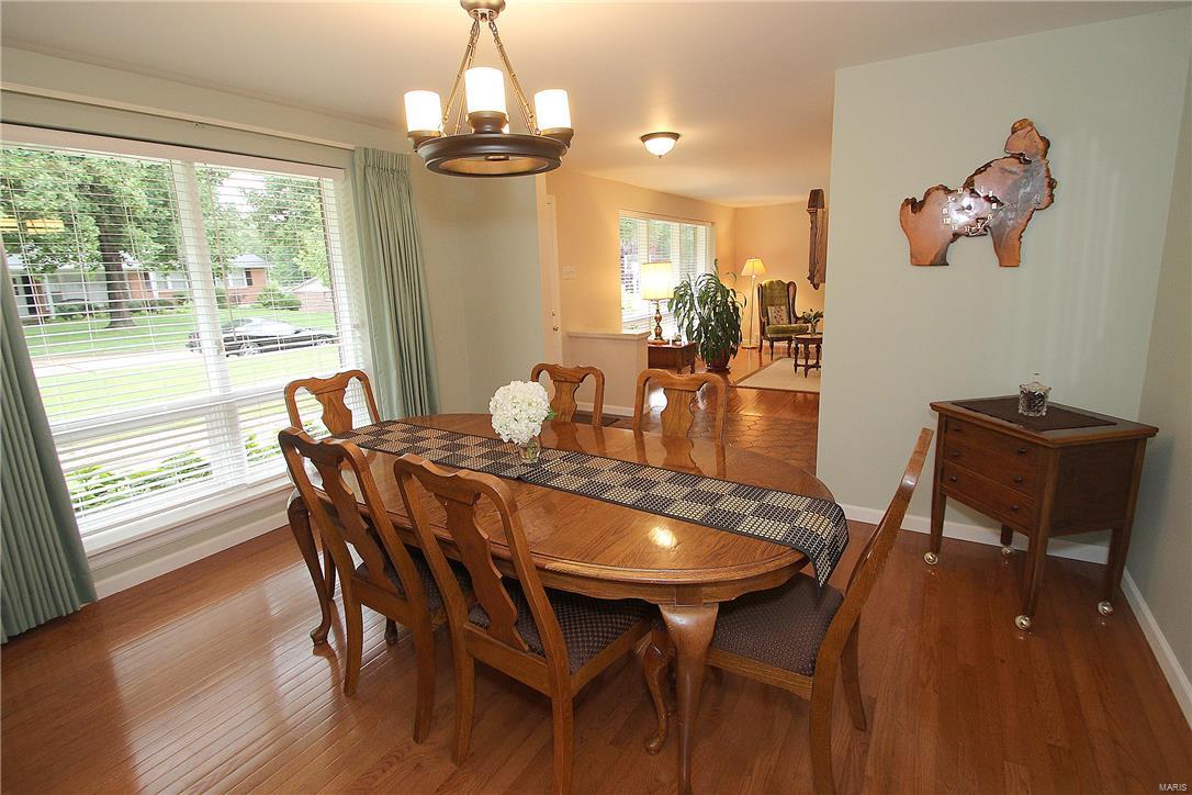 810 Rolfe Drive St. Louis, MO 63122 - Photo 3 of 41 Gallery Image 3