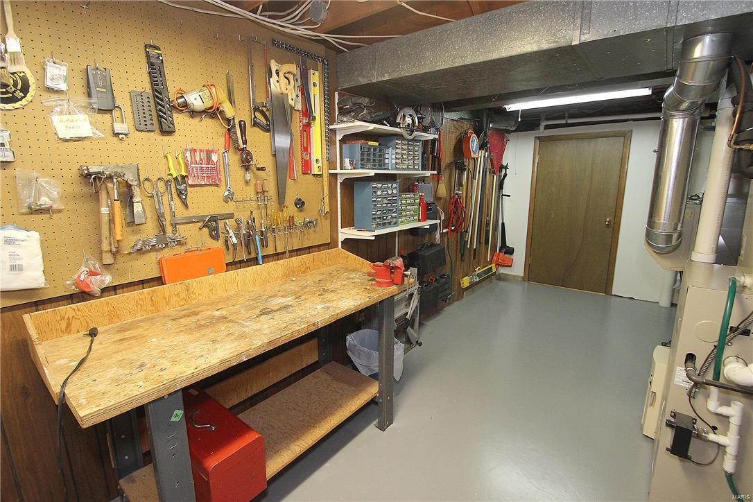 810 Rolfe Drive St. Louis, MO 63122 - Photo 32 of 41 Gallery Image 32