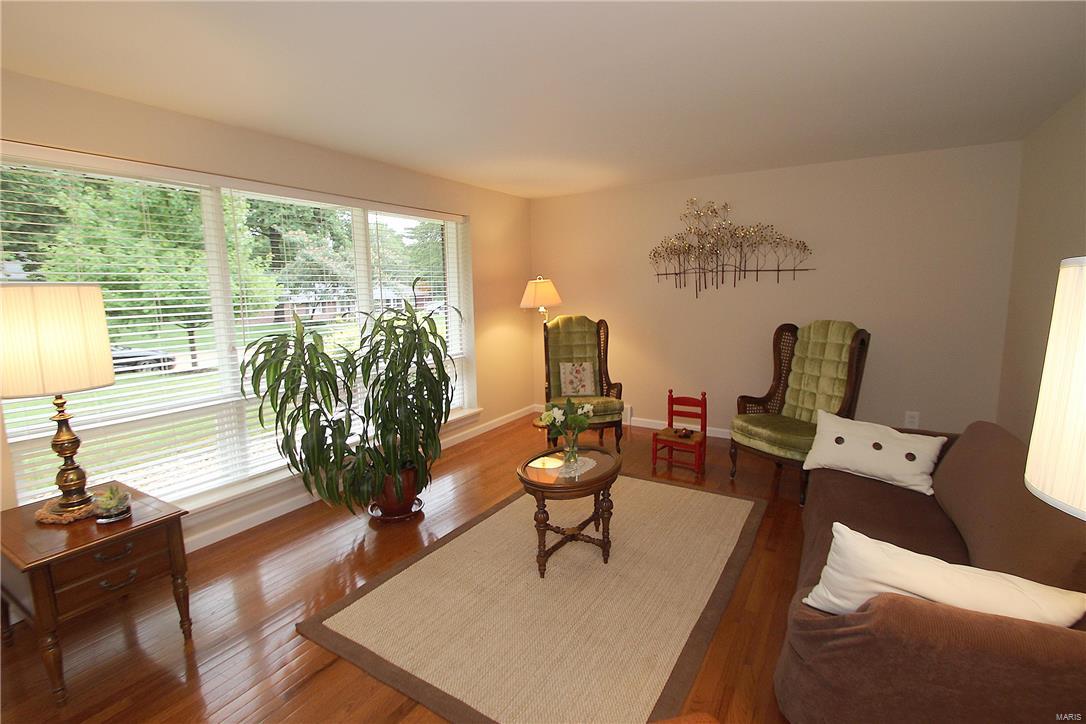 810 Rolfe Drive St. Louis, MO 63122 - Photo 4 of 41 Gallery Image 4