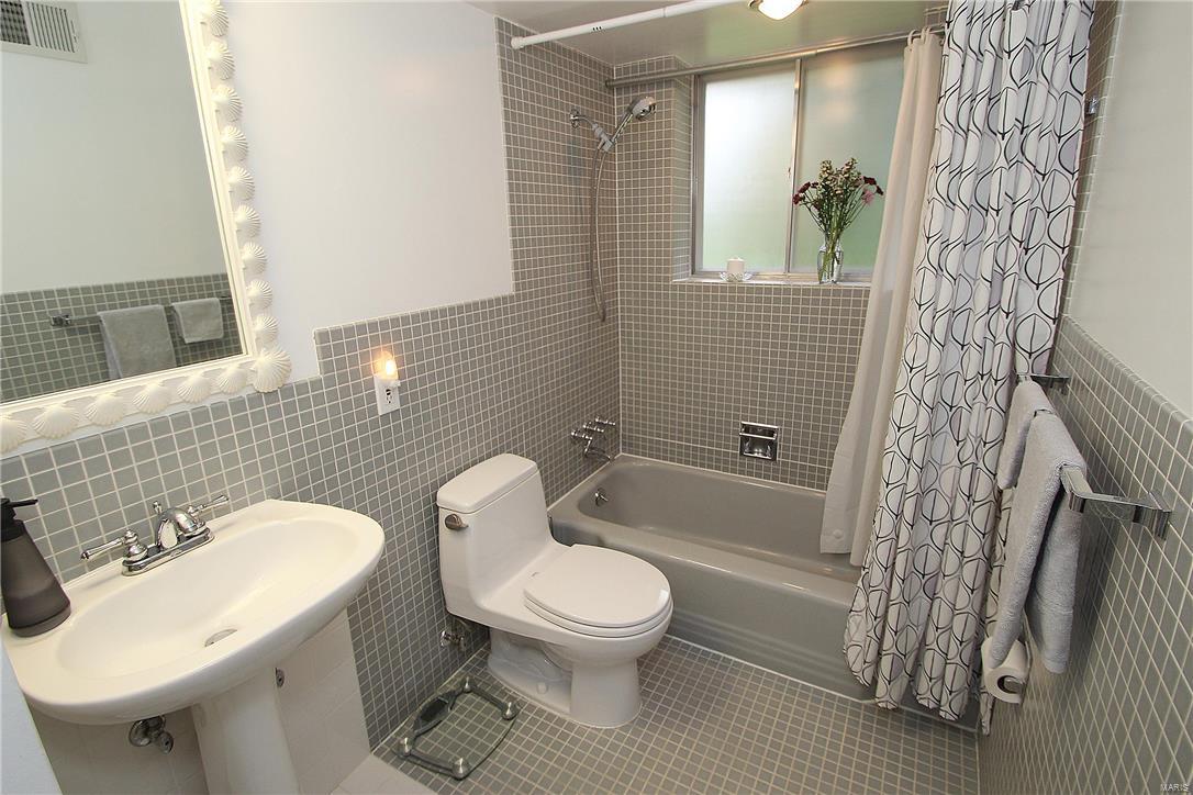 810 Rolfe Drive St. Louis, MO 63122 - Photo 7 of 41 Gallery Image 7