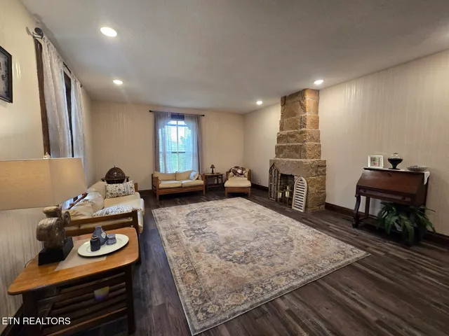 $640,000 | 3651 Baker Highway, Huntsville, TN 37756