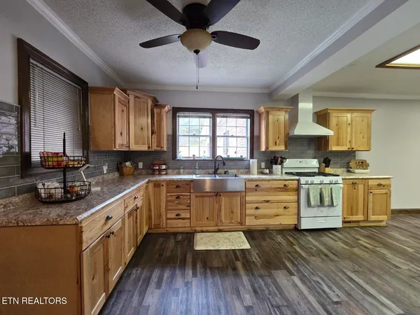 $610,000 | 3651 Baker Highway, Huntsville, TN 37756