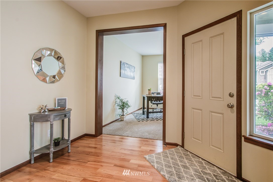5932 Southeast 2nd Court Renton, WA 98059 - Photo 4 of 25 Gallery Image 4