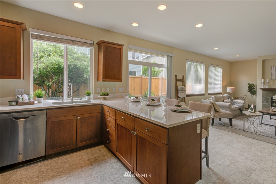 5932 Southeast 2nd Court Renton, WA 98059 - Photo 5 of 25 Gallery Image 5