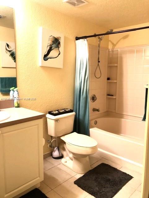 6584 West Sample Road, Unit 6584 Coral Springs, FL 33067 - Photo 9 of 13 a bathroom with a toilet a sink and a shower