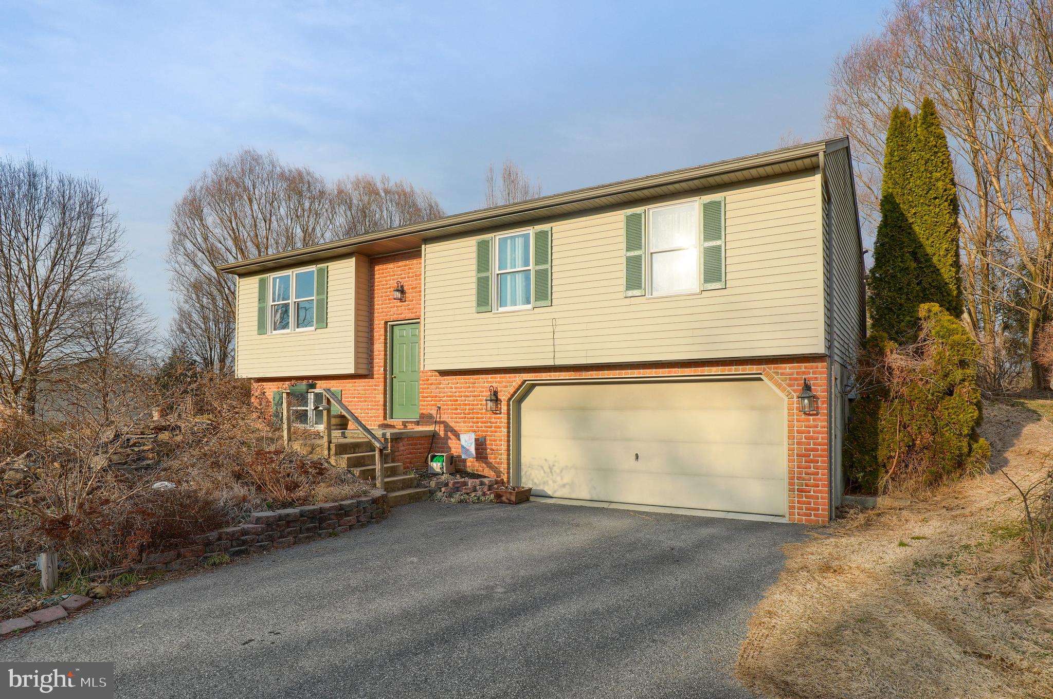 161 Covered Bridge Road Elizabethtown, PA 17022 - Photo 2 of 33 Gallery Image 2