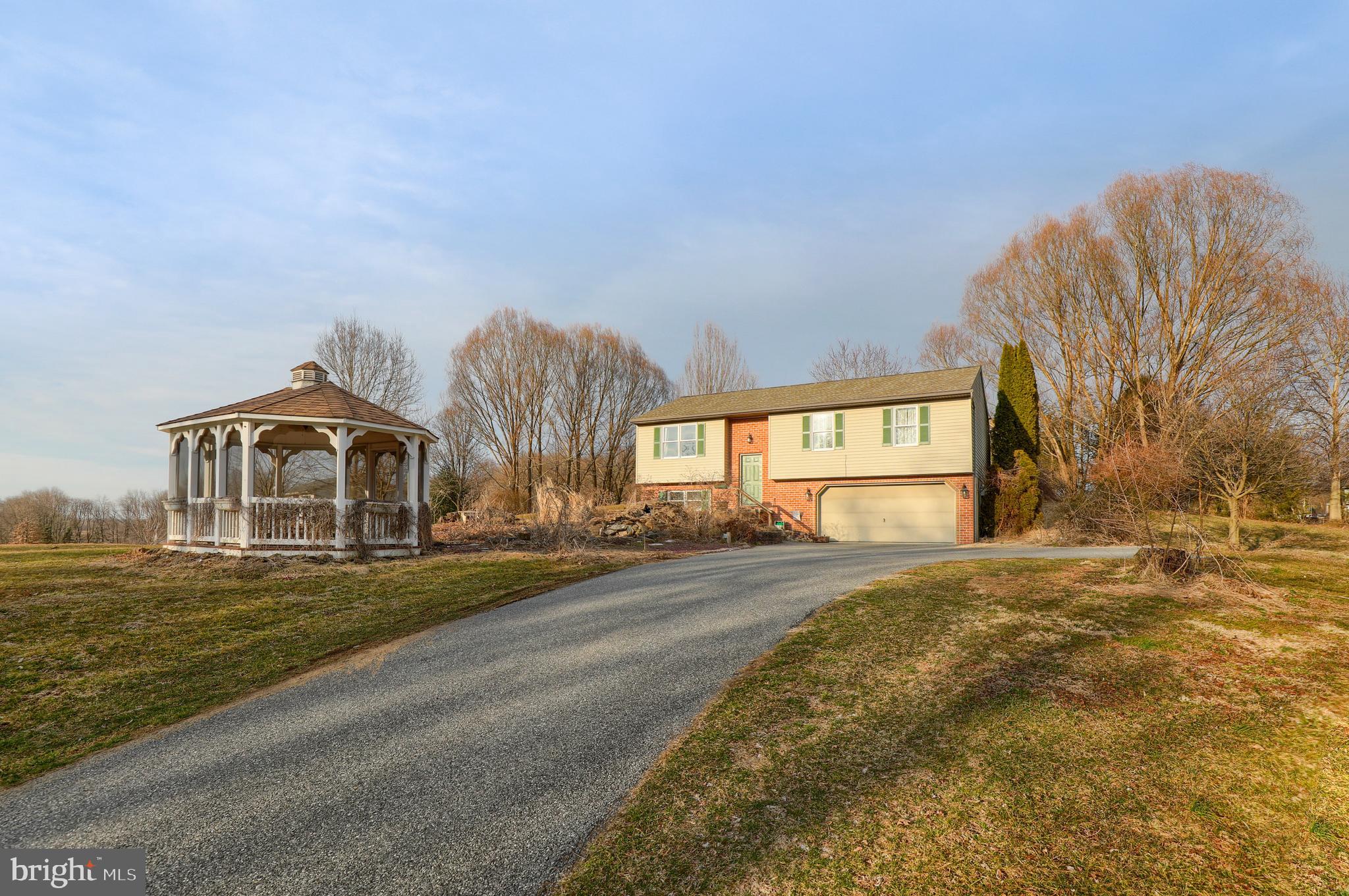 161 Covered Bridge Road Elizabethtown, PA 17022 - Photo 4 of 33 Gallery Image 4