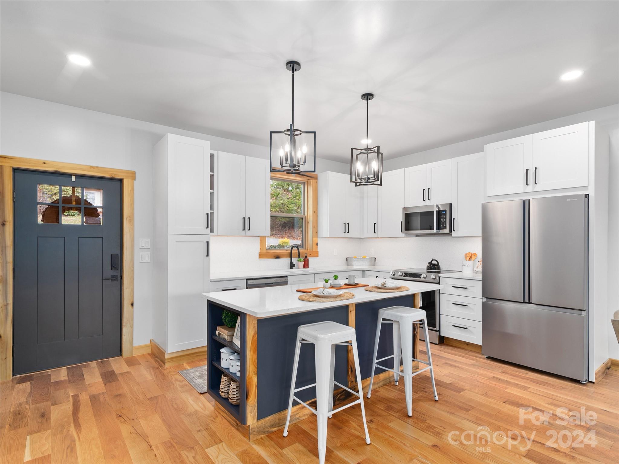 282 County Road Waynesville, NC 28785 - Photo 4 of 41 Gallery Image 4