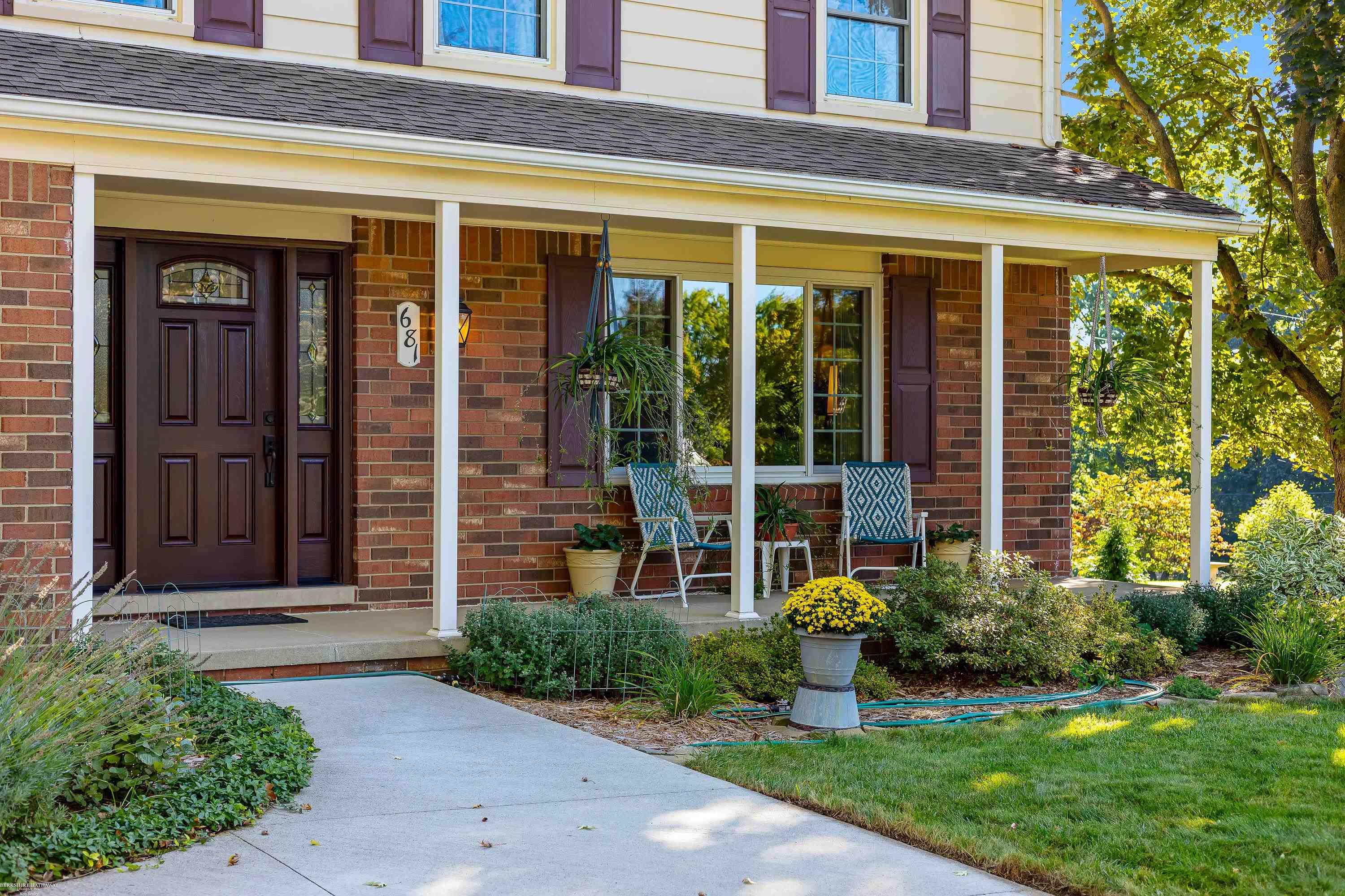 681 Lake Forest Road Rochester, MI 48309 - Photo 4 of 41 50156139-bc7182d3-7af1-4c0c-9b60-eb961df98cd0.JPG