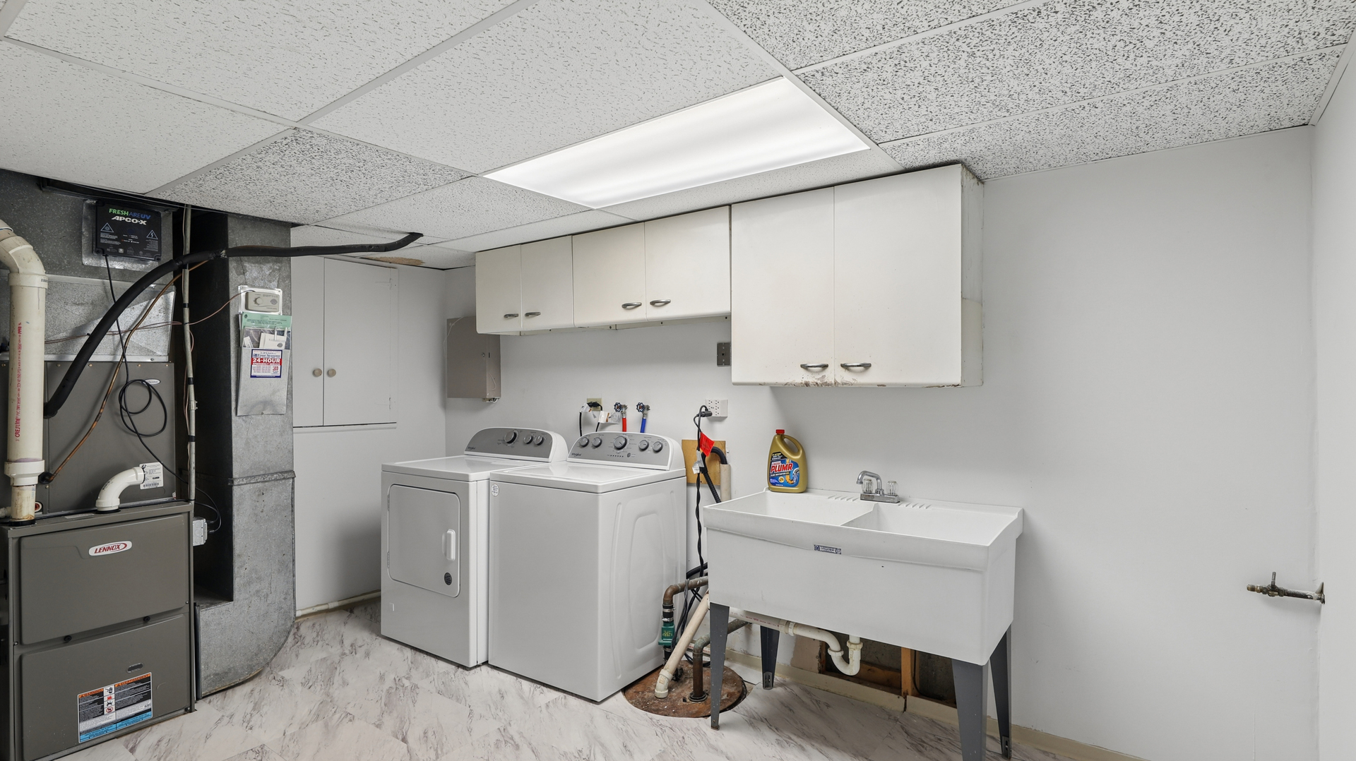 909 Surrey Road Addison, IL 60101 - Photo 24 of 27 Gallery Image 24