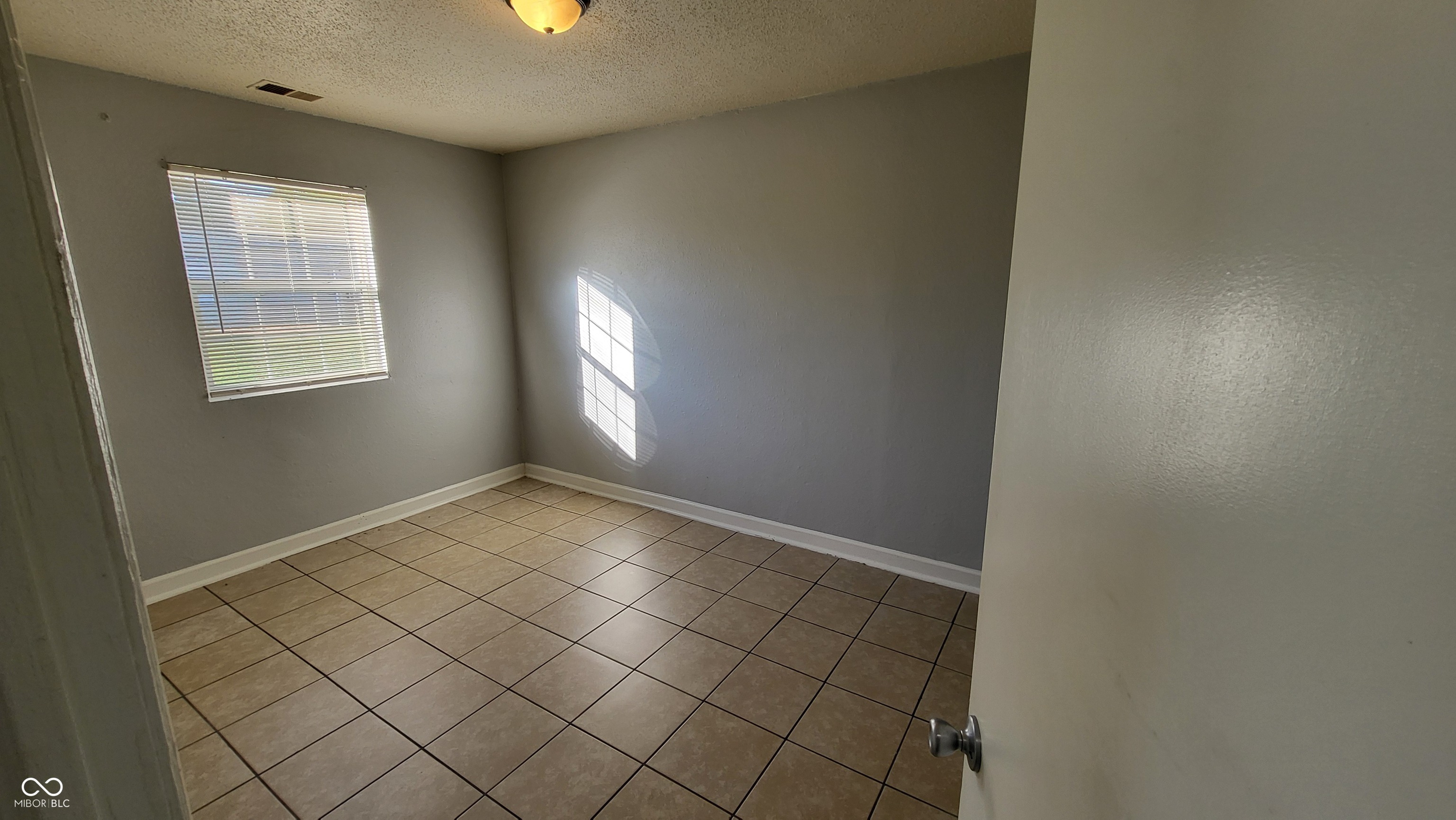 6149 Commodore Drive Indianapolis, IN 46219 - Photo 11 of 14