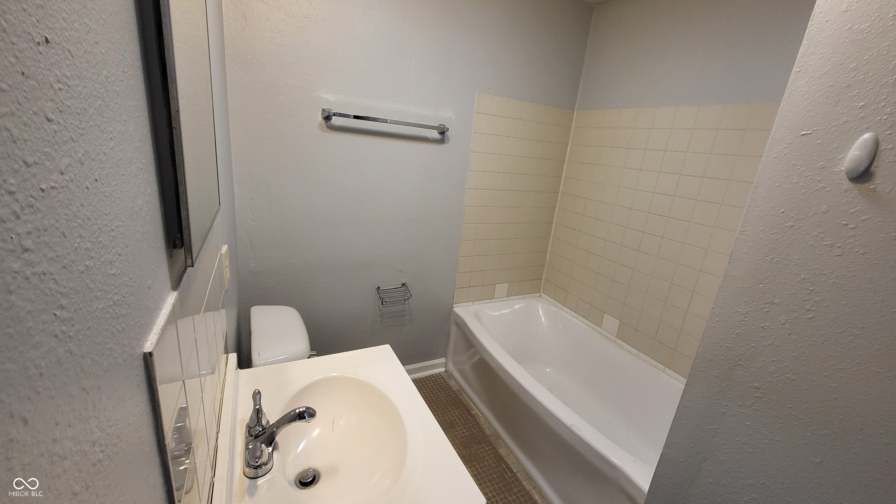 6149 Commodore Drive Indianapolis, IN 46219 - Photo 13 of 14