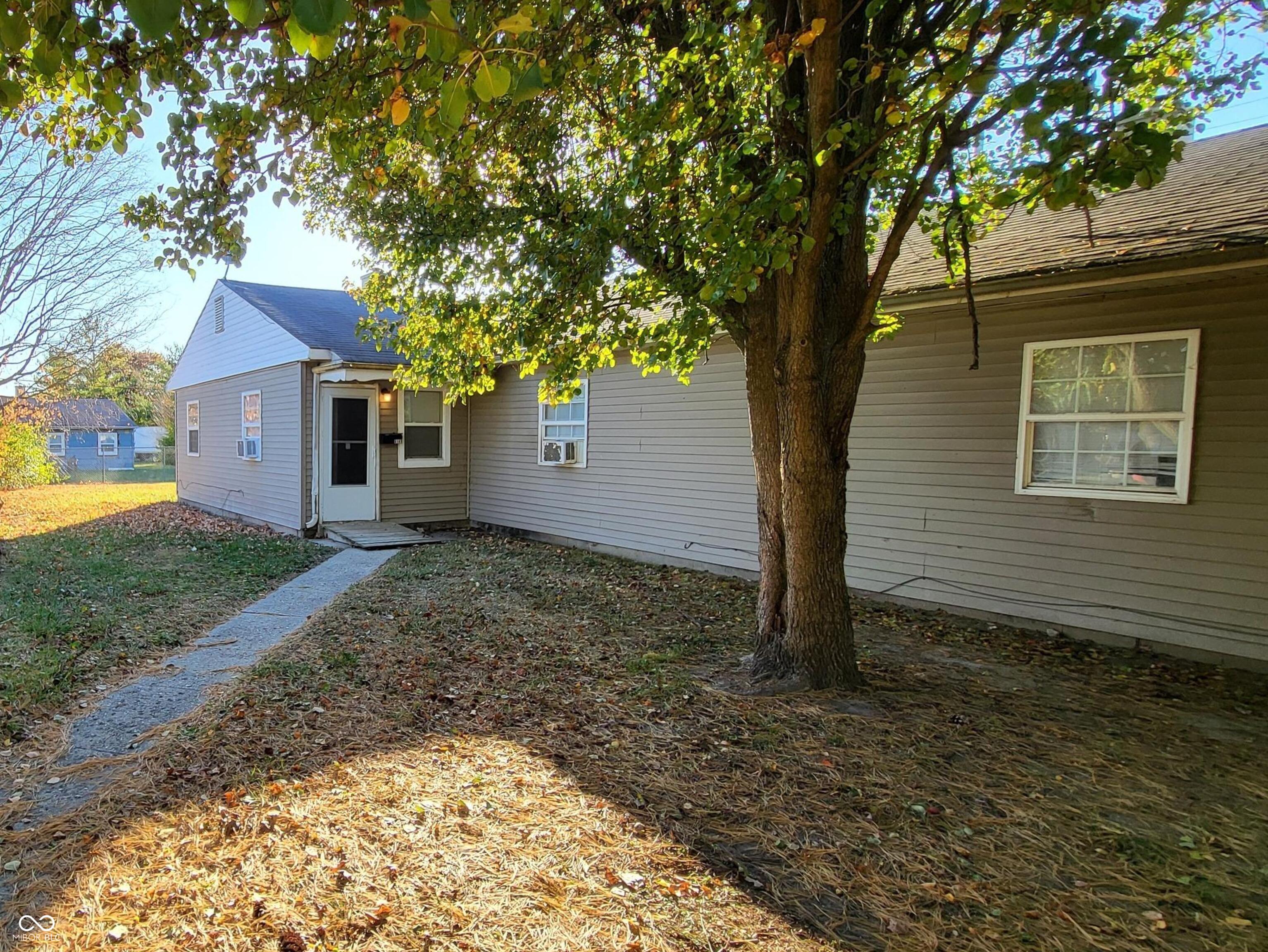 6149 Commodore Drive Indianapolis, IN 46219 - Photo 2 of 14