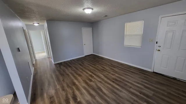 $1,050 | 6149 Commodore Drive, Indianapolis, IN 46219