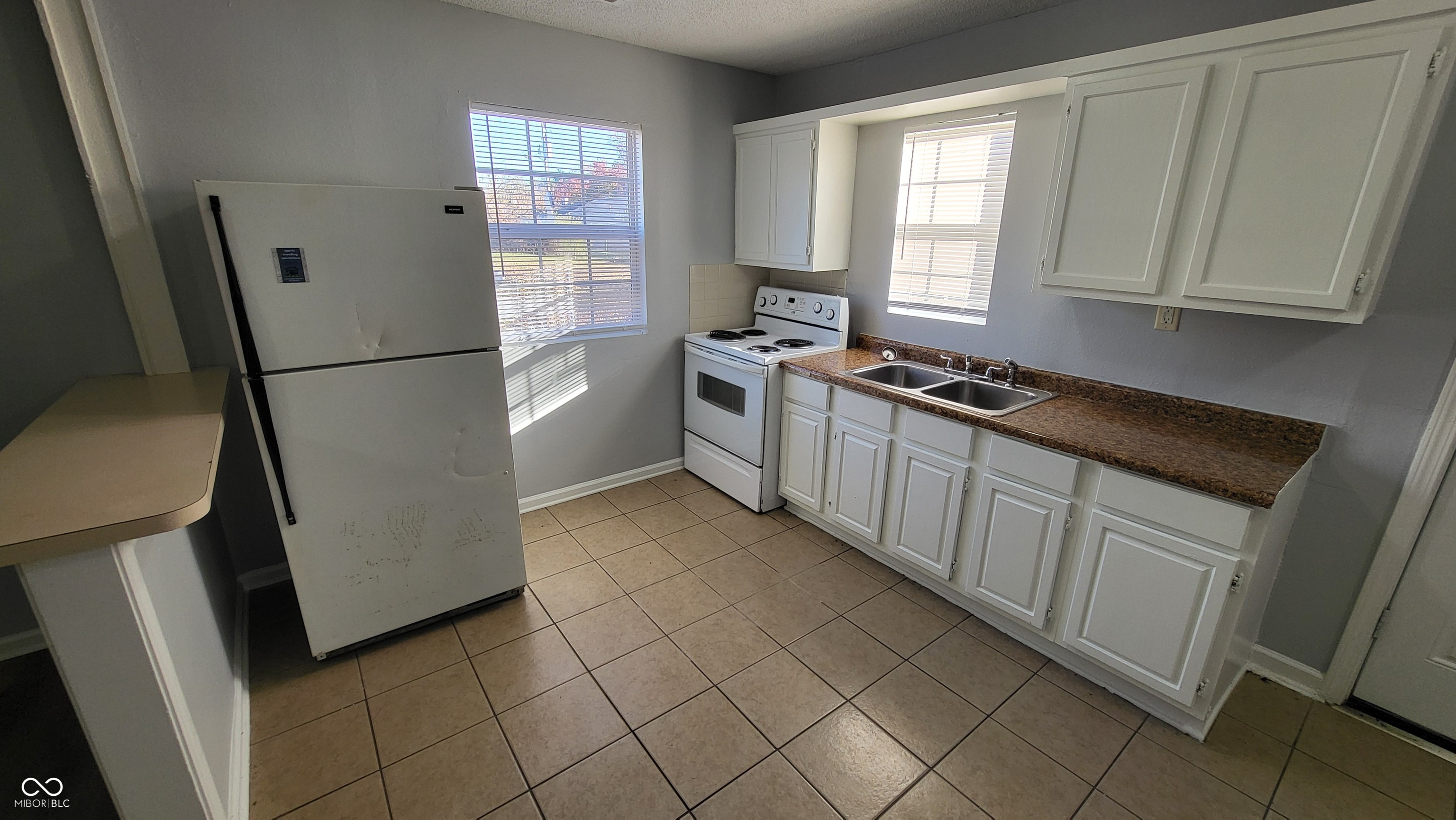 6149 Commodore Drive Indianapolis, IN 46219 - Photo 6 of 13