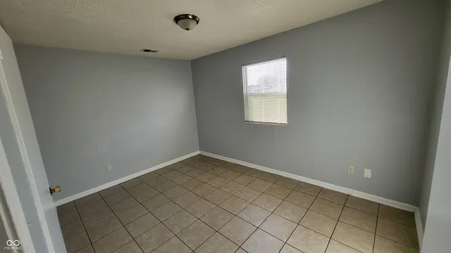 $1,050 | 6149 Commodore Drive, Indianapolis, IN 46219