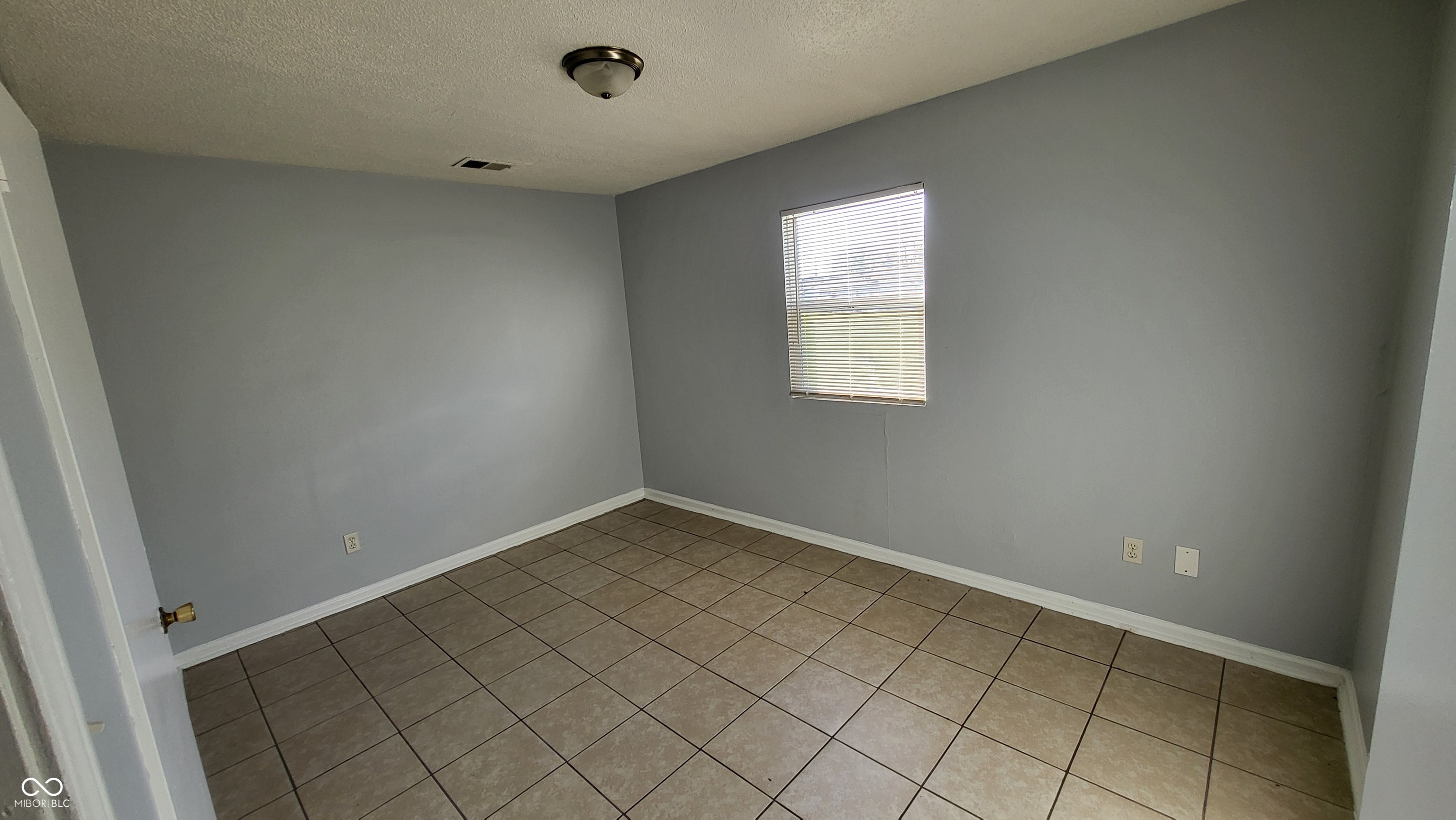 6149 Commodore Drive Indianapolis, IN 46219 - Photo 9 of 14