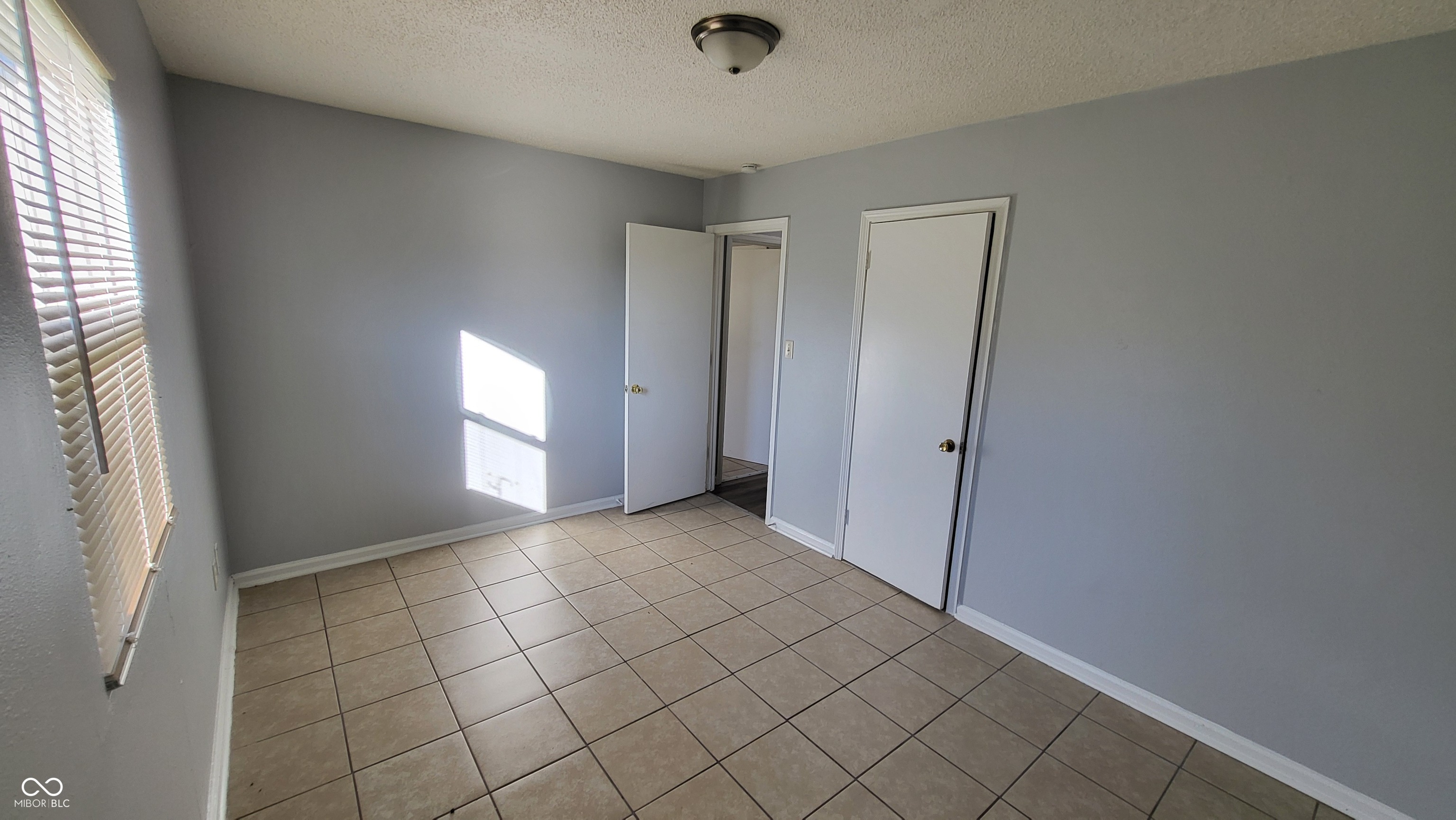 6149 Commodore Drive Indianapolis, IN 46219 - Photo 9 of 13