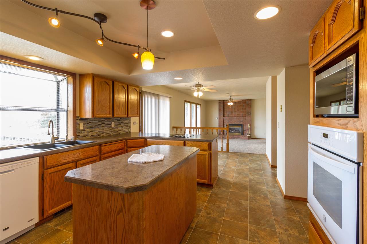 10124 North Ridgecrest Drive Spokane, WA 99208 - Photo 5 of 20 Gallery Image 5