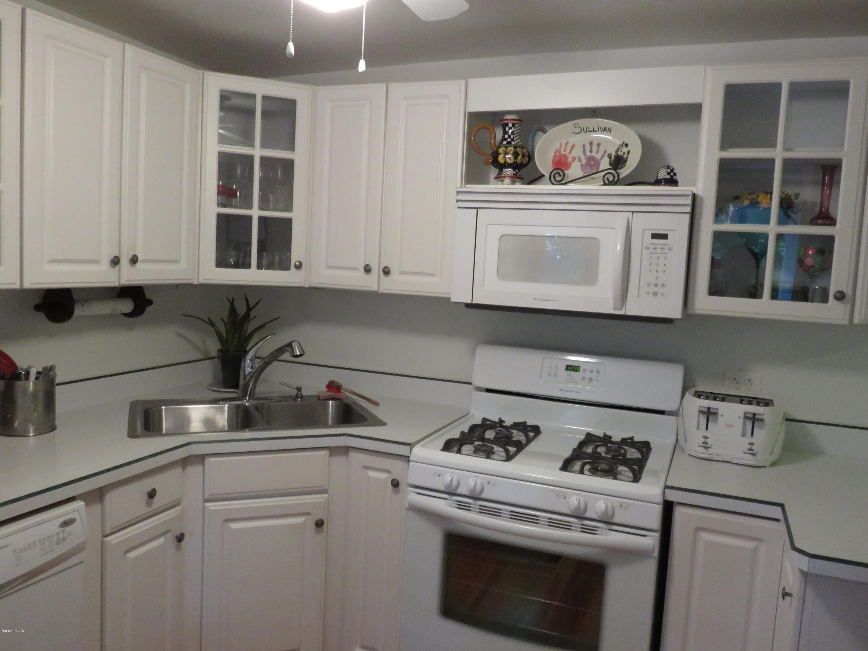 26 Old Stockbridge Road, Unit 1 Lenox, MA 01240 - Photo 12 of 16 Kitchen #3