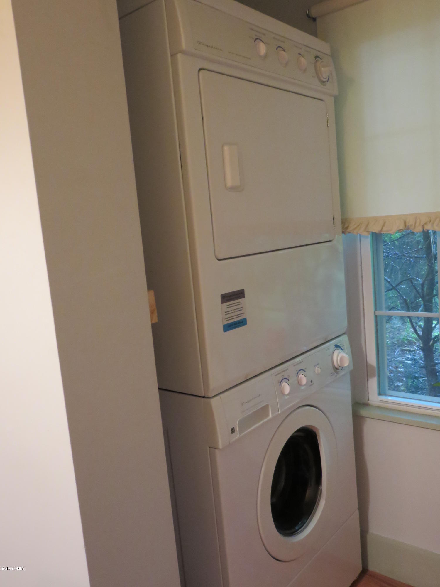 26 Old Stockbridge Road, Unit 1 Lenox, MA 01240 - Photo 6 of 16 Washer/dryer