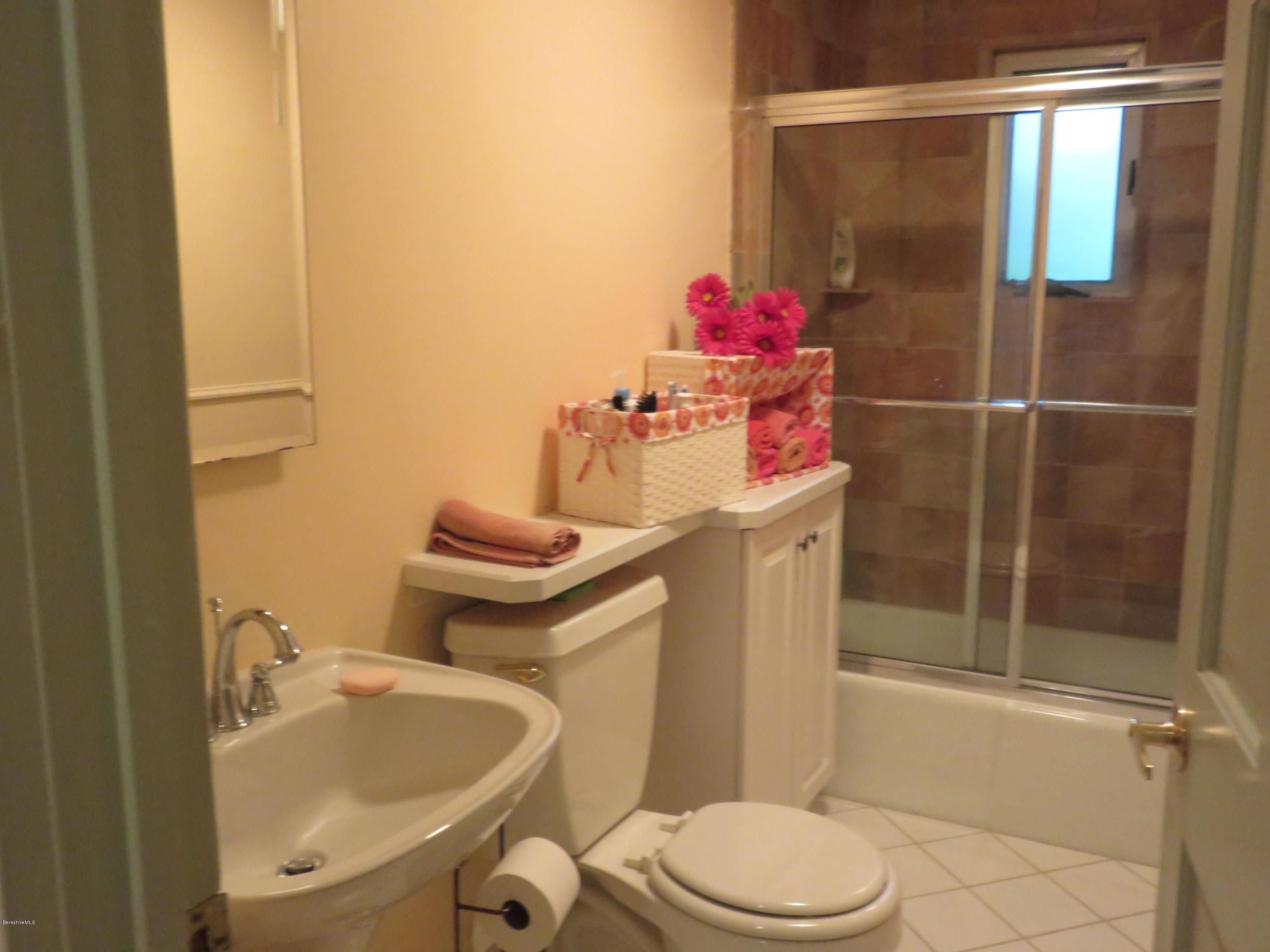 26 Old Stockbridge Road, Unit 1 Lenox, MA 01240 - Photo 8 of 16 Bath 2