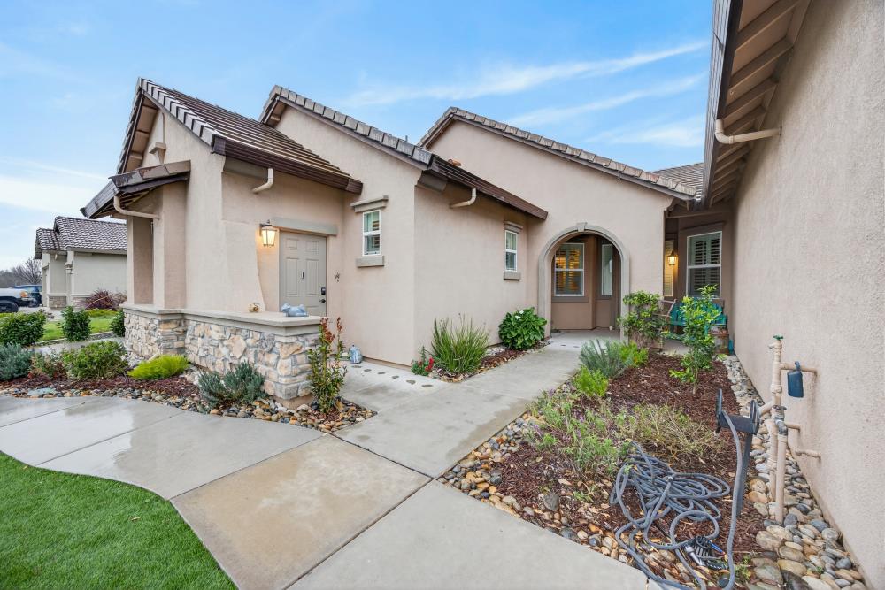 781 Aparicio Way Galt, CA 95632 - Photo 3 of 72