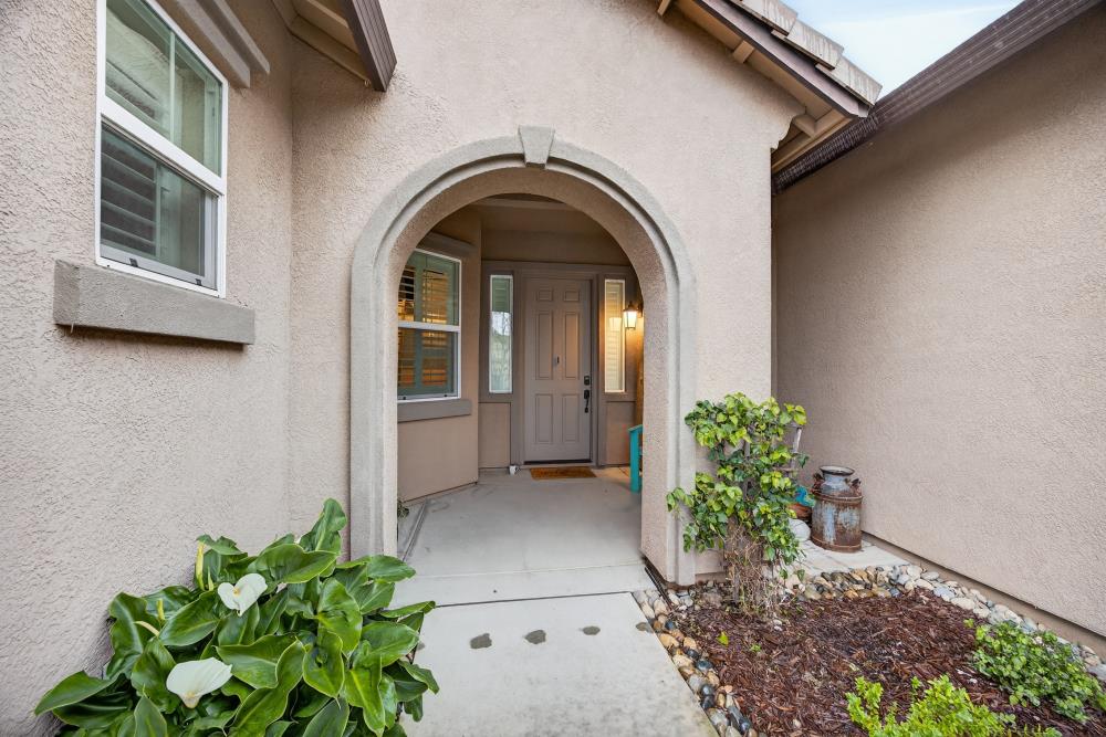 781 Aparicio Way Galt, CA 95632 - Photo 5 of 72