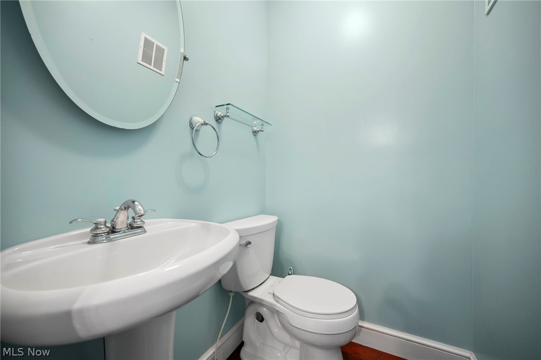 8224 Dartmoor Road Mentor, OH 44060 - Photo 13 of 28
